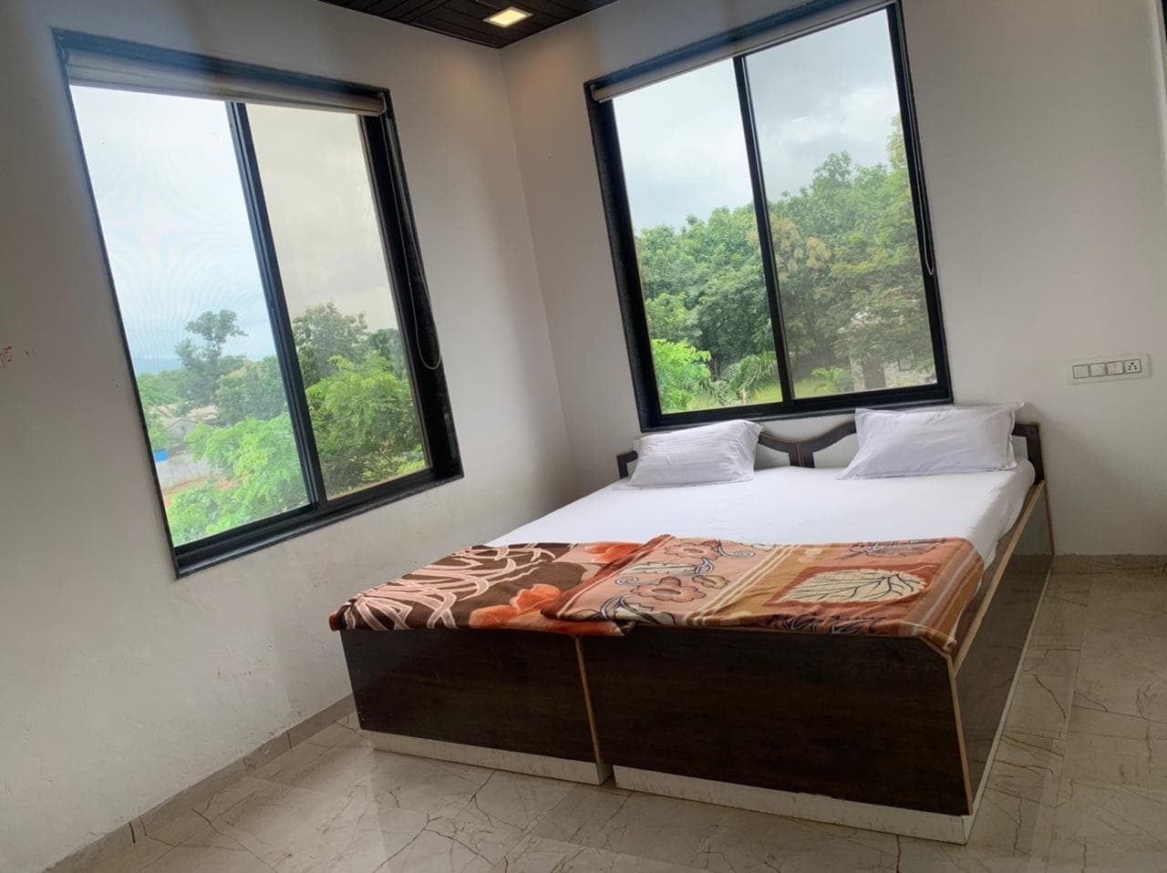 Comfortable resort room near Lonavala